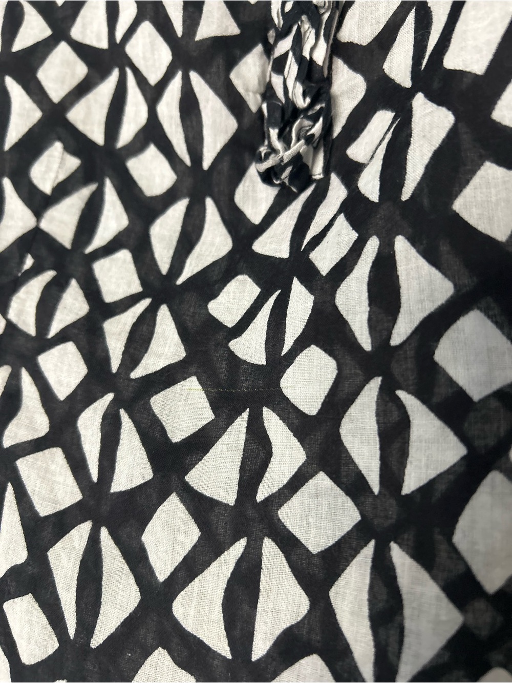 Rungolee Geometric Ruffle Blouse - Picture 3 of 12